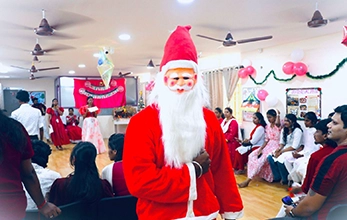 Medicza International Academy team joyfully celebrates Christmas 2025 with students and staff